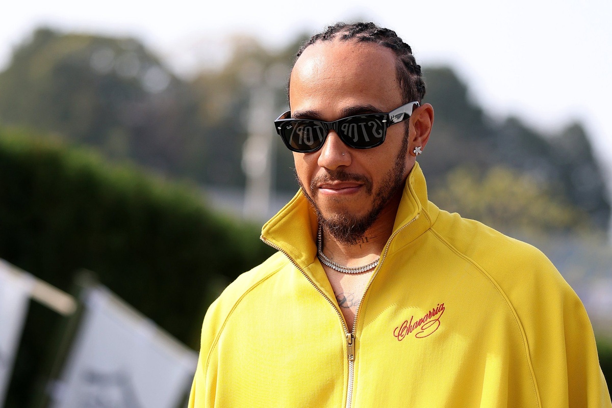 Hamilton faz drift com Kim Kardashian no Japão e vídeo agita rumor