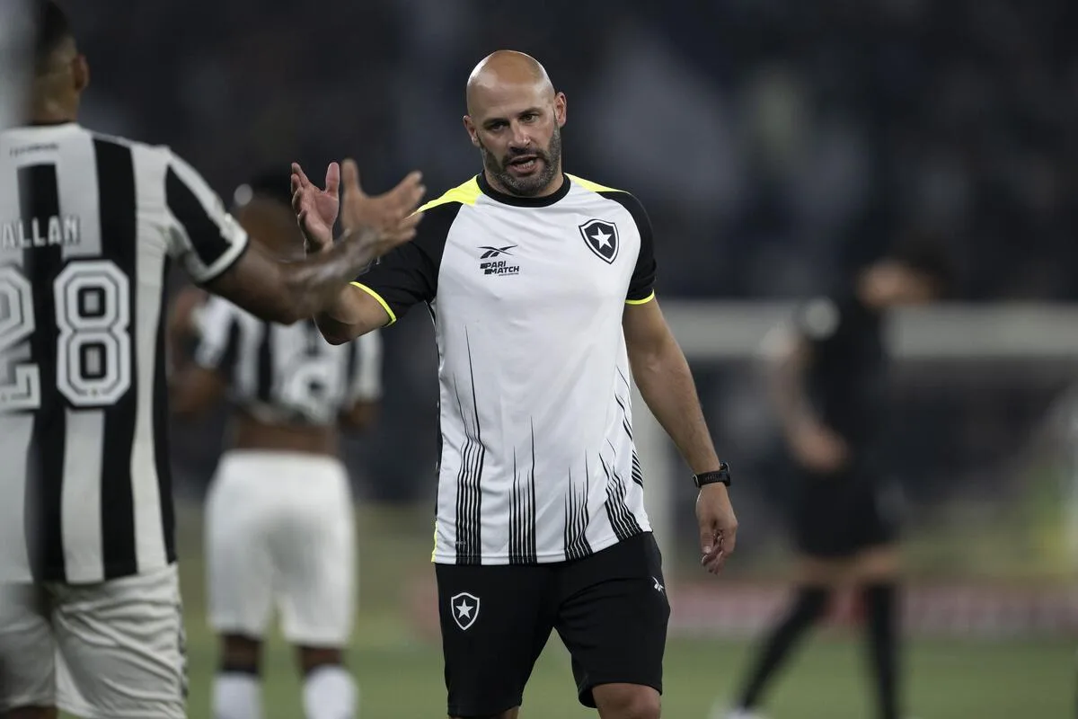 Franclim volta ao Botafogo e deixa um recado que muda a estreia