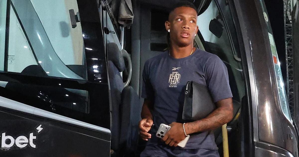 Flamengo observa crise do Botafogo e vê janela aberta por Danilo