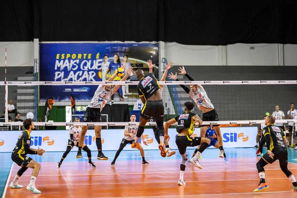 Paulo decide, Praia bate Guarulhos e abre 1 a 0 nas quartas da Superliga