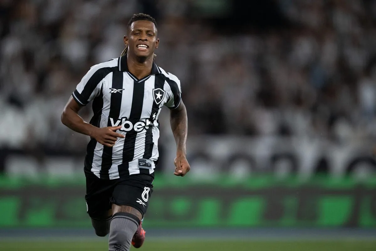 Flamengo mira Danilo e encontra um obstáculo que muda tudo