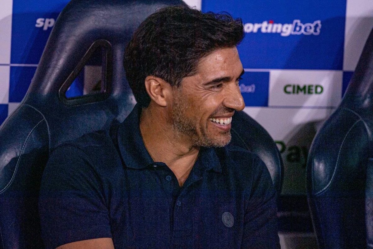 Palmeiras aciona STJD e tenta derrubar punição de Abel Ferreira