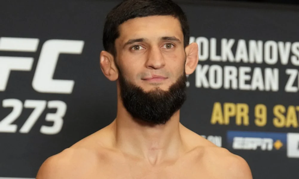 Chimaev admite por que chutou Strickland na encarada do UFC 328
