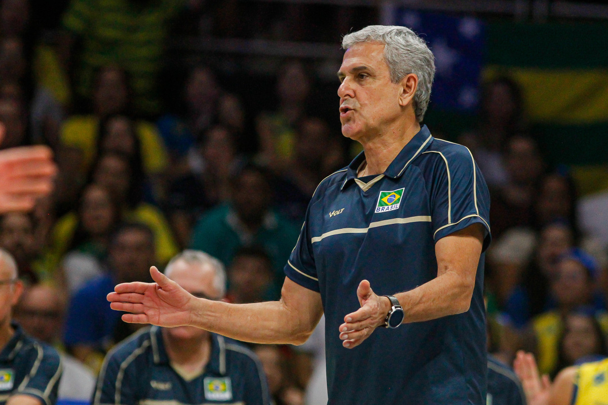 CBV leva Zé Roberto e Rubinho à Europa para monitorar brasileiros no vôlei