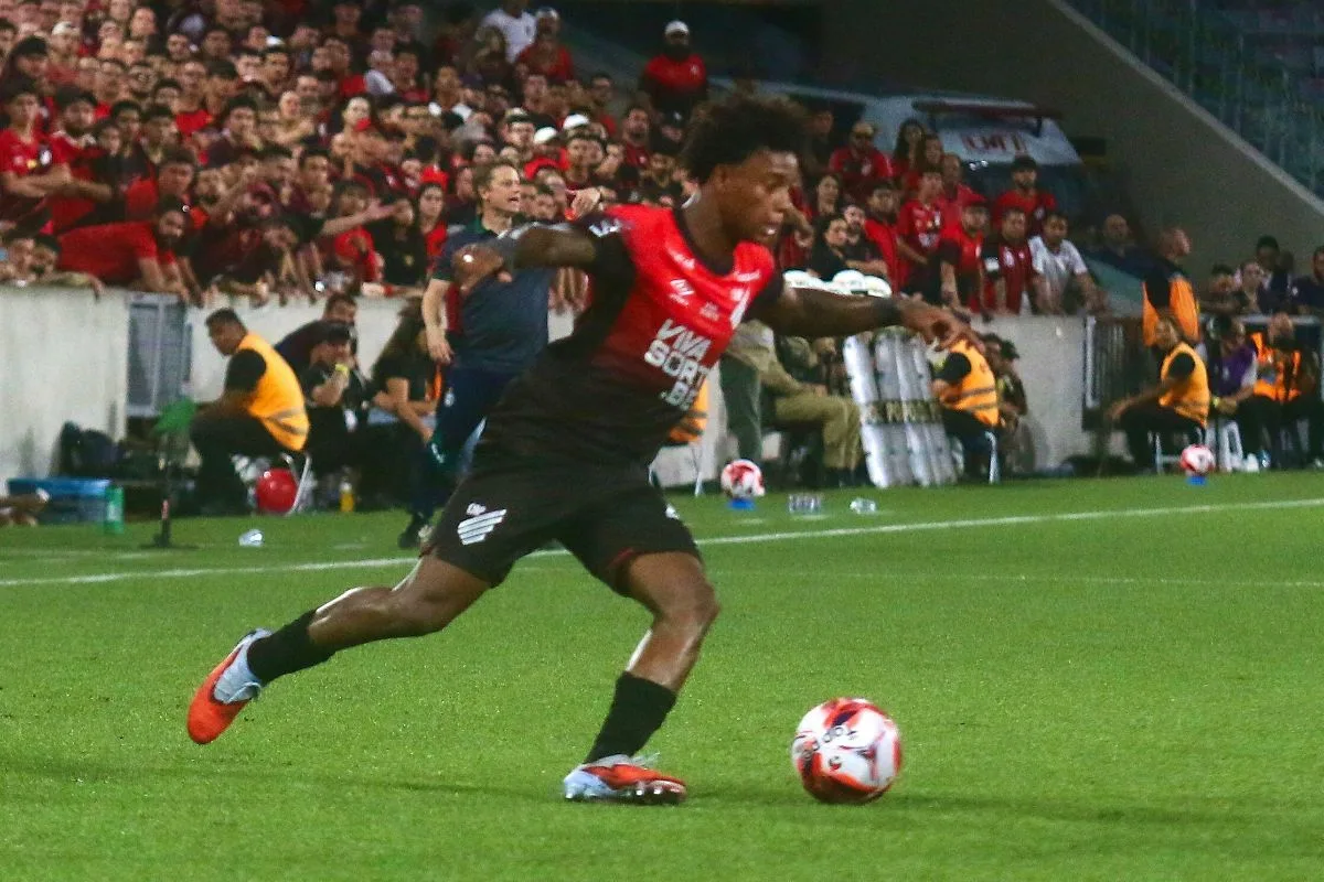 Athletico trava venda de Bruninho e acende disputa por cifra maior