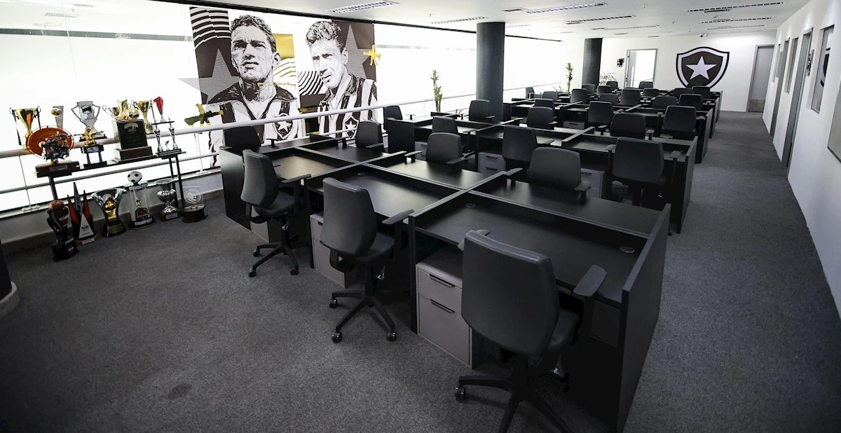 Ares não pisou no Nilton Santos e um detalhe expõe a disputa no Botafogo