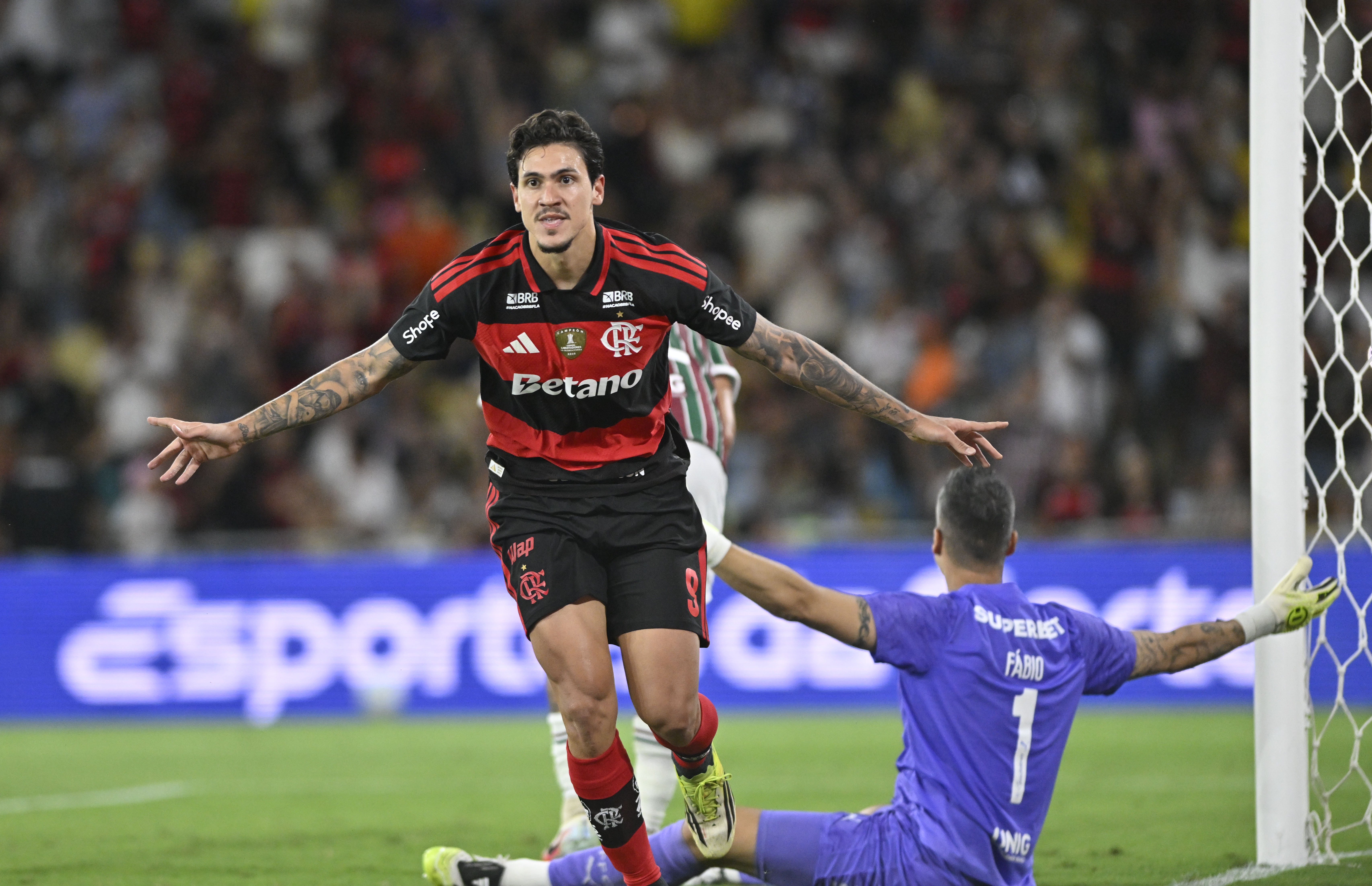 Flamengo cutuca o Flu depois do clássico e reacende disputa nas redes