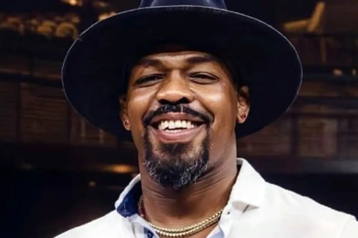 Jones fecha a porta e expõe o preço que travou seu retorno ao UFC