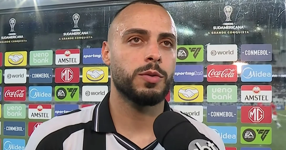 Arthur Cabral dá sinal forte no Botafogo e muda o peso da briga no ataque