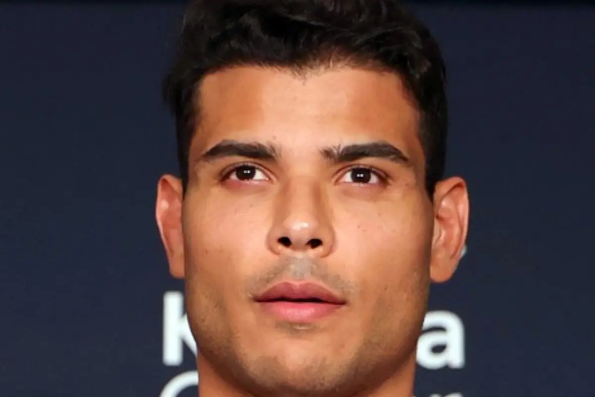 Borrachinha muda de peso e apaga invencibilidade com golpe decisivo no UFC 327