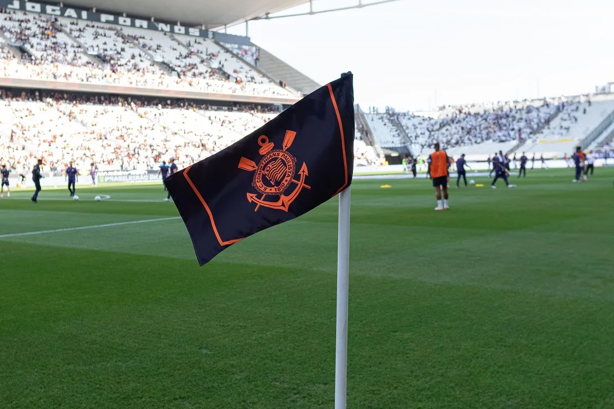 Corinthians estreia na Libertadores e carrega um peso que vai além do horário