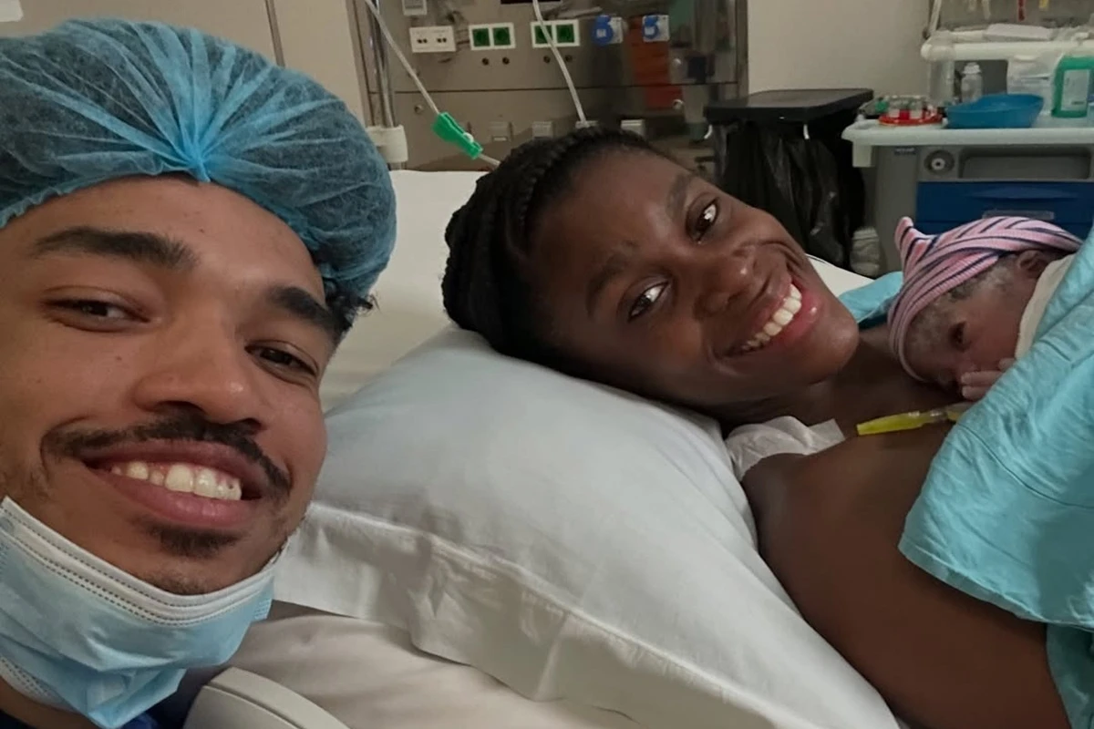 Lorrayna celebra nascimento da primeira filha e emociona com mensagem nas redes