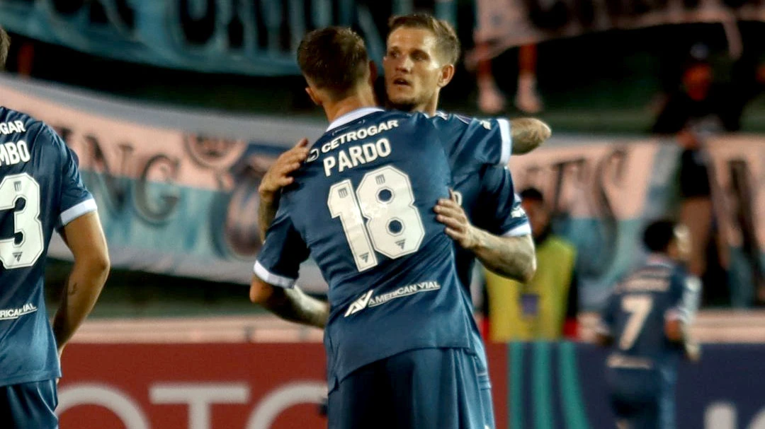 Racing vence na altitude e liga alerta no grupo do Botafogo
