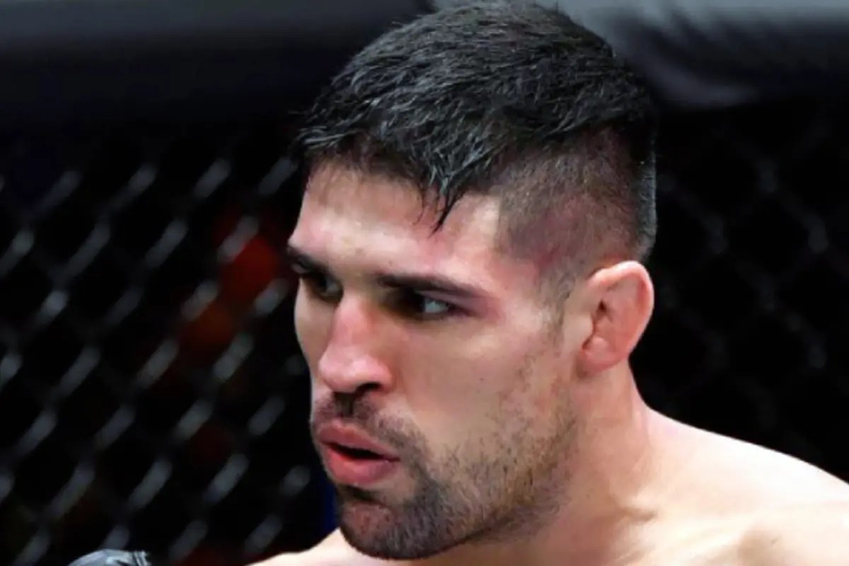 Vicente Luque reage no UFC 327 e sela vitória com golpe que virou sua marca