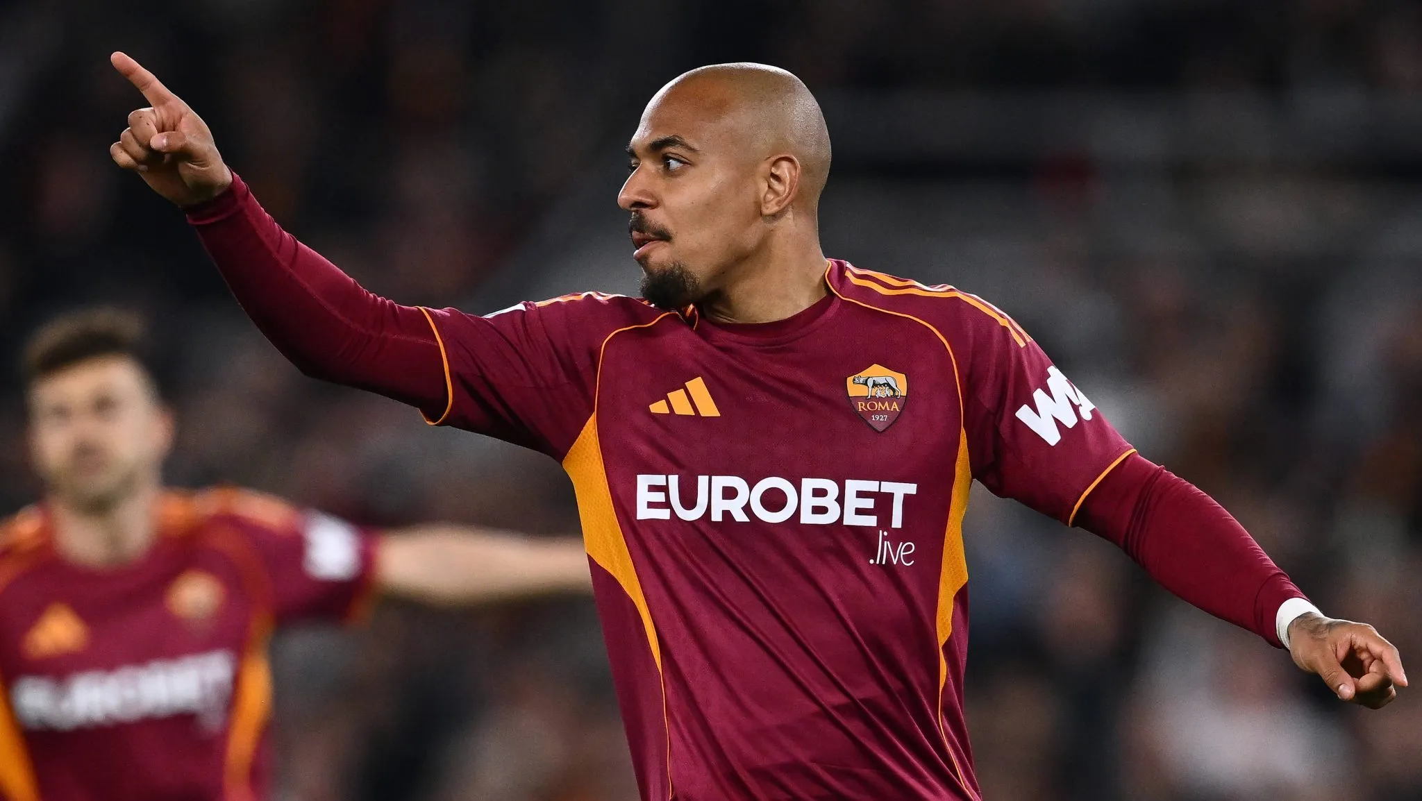 Malen muda a Roma em 45 minutos e reacende a corrida por Champions