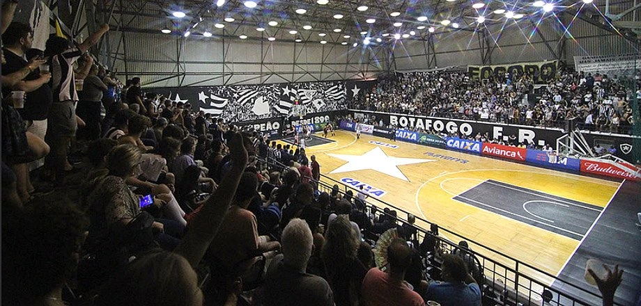 Botafogo tenta vender nome do ginásio e apaga postagem após reação imediata